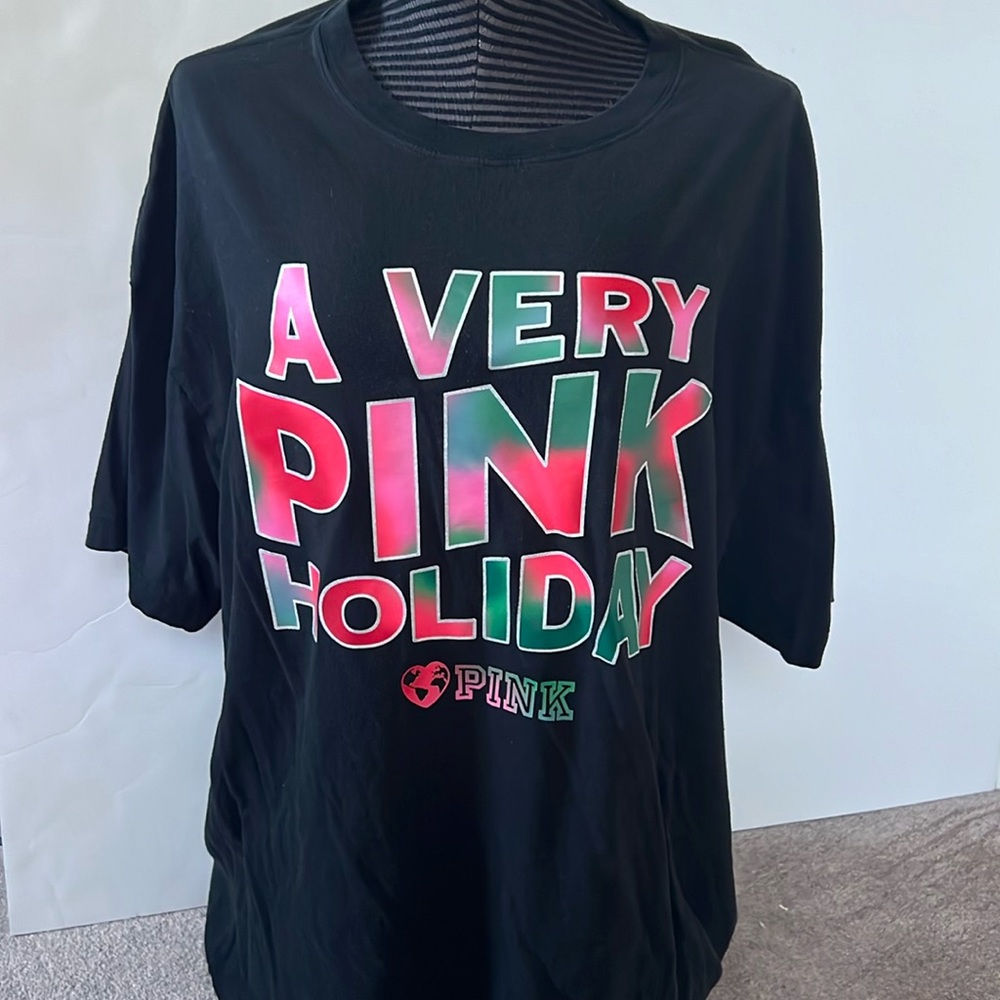 VS PINK limited edition holiday tee